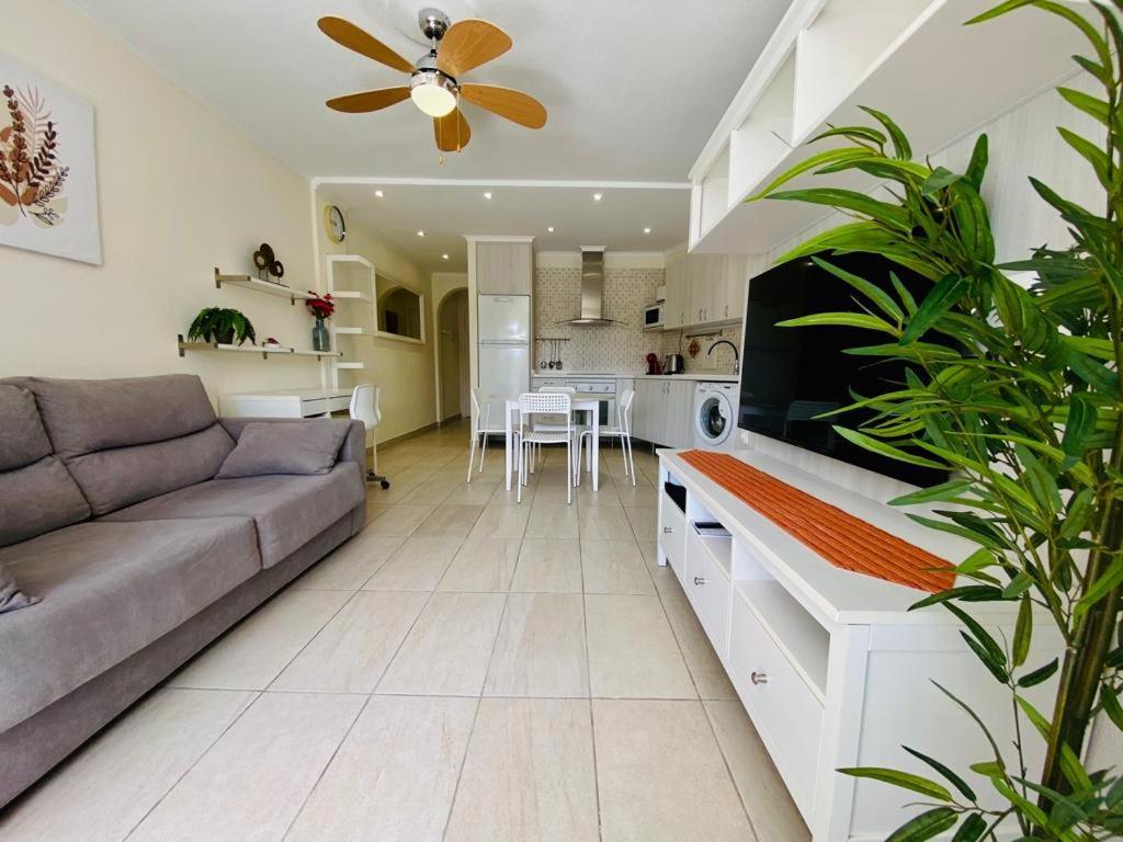 Cozy Seaside Apartment 215 In Parque Santiago 2 Playa de las Americas  Exteriör bild